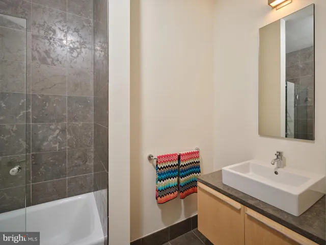 $2,150,000 | 210 West Washington Square, Unit 12NW, Philadelphia, PA 19106