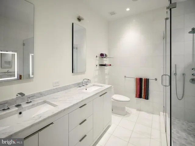 $2,150,000 | 210 West Washington Square, Unit 12NW, Philadelphia, PA 19106