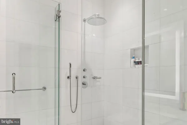 $2,000,000 | 210 West Washington Square, Unit 12NW, Philadelphia, PA 19106