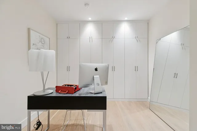 $2,150,000 | 210 West Washington Square, Unit 12NW, Philadelphia, PA 19106