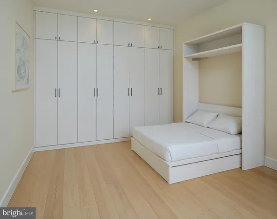 $2,000,000 | 210 West Washington Square, Unit 12NW, Philadelphia, PA 19106