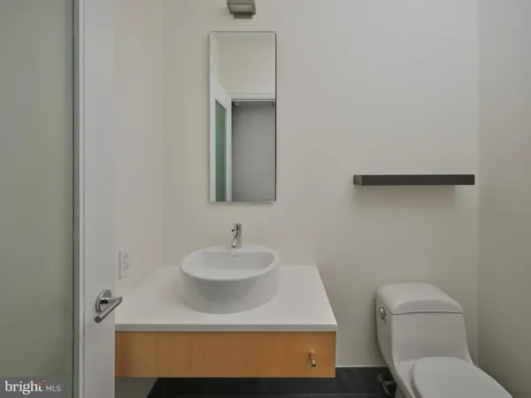 $2,000,000 | 210 West Washington Square, Unit 12NW, Philadelphia, PA 19106