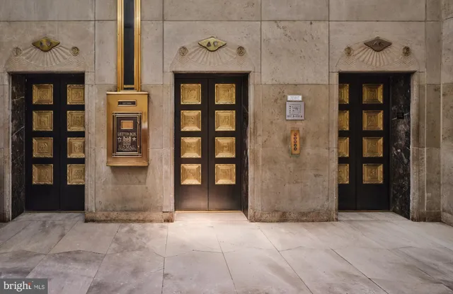 $2,150,000 | 210 West Washington Square, Unit 12NW, Philadelphia, PA 19106