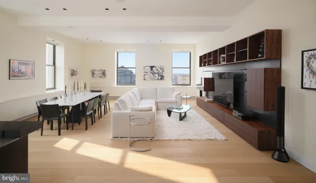 $2,150,000 | 210 West Washington Square, Unit 12NW, Philadelphia, PA 19106