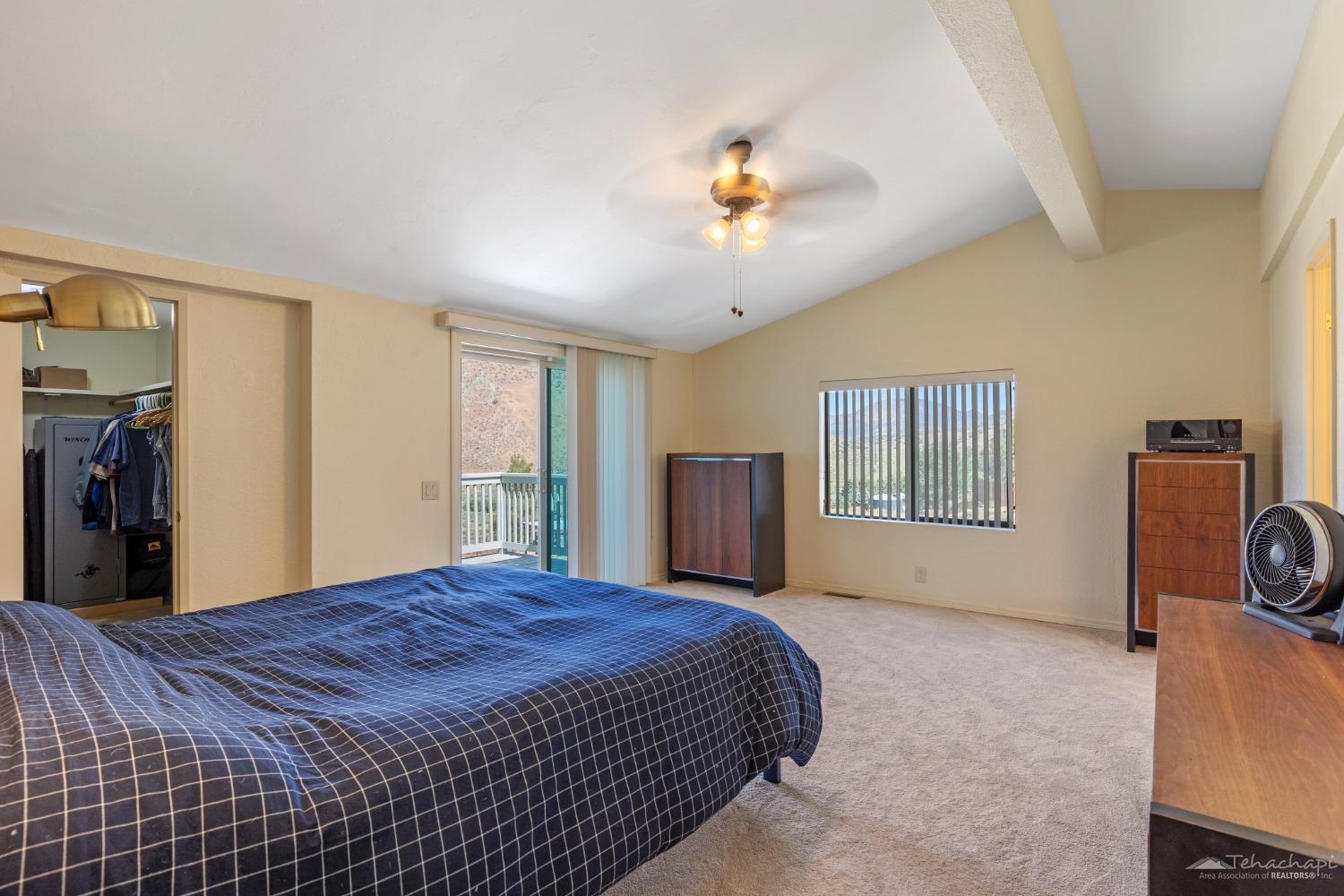 22100 Old Well Road Tehachapi, CA 93561 - Photo 7 of 46 Gallery Image 7