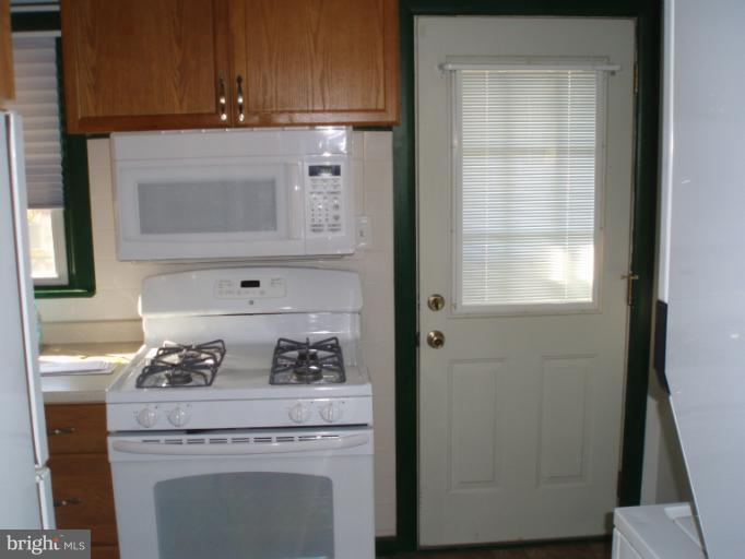 7111 Decatur Street Hyattsville, MD 20784 - Photo 7 of 25 Kitchen