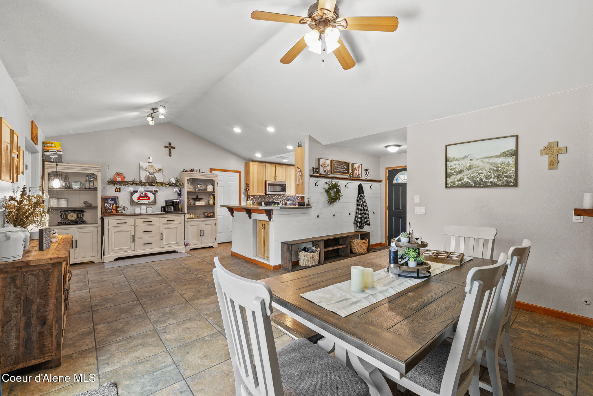 15383 Vernon Street Rathdrum, ID 83858 - Photo 10 of 40 Wide open space into kitchen