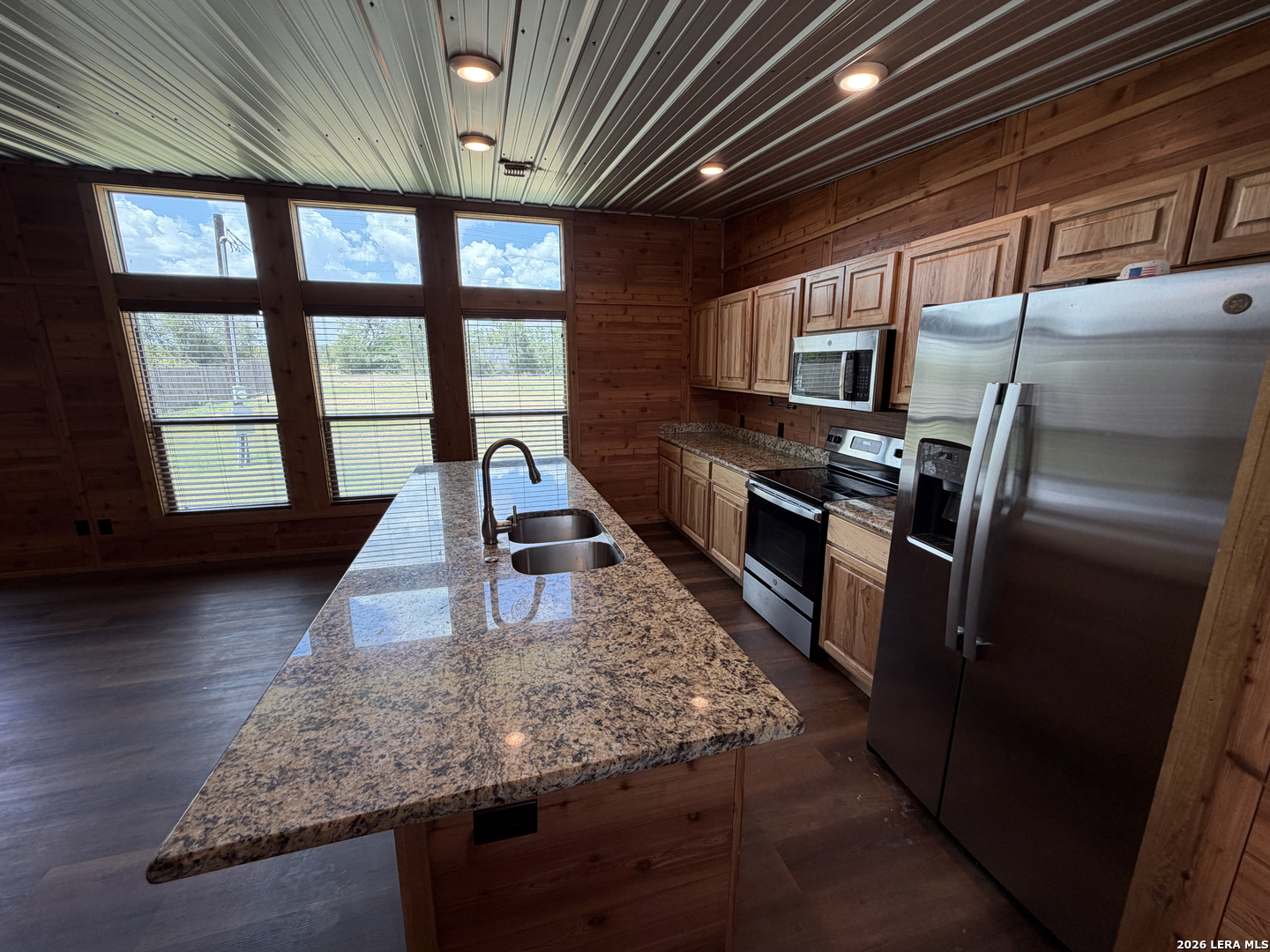 7002 County Road 4514 Devine, TX 78016 - Photo 9 of 24
