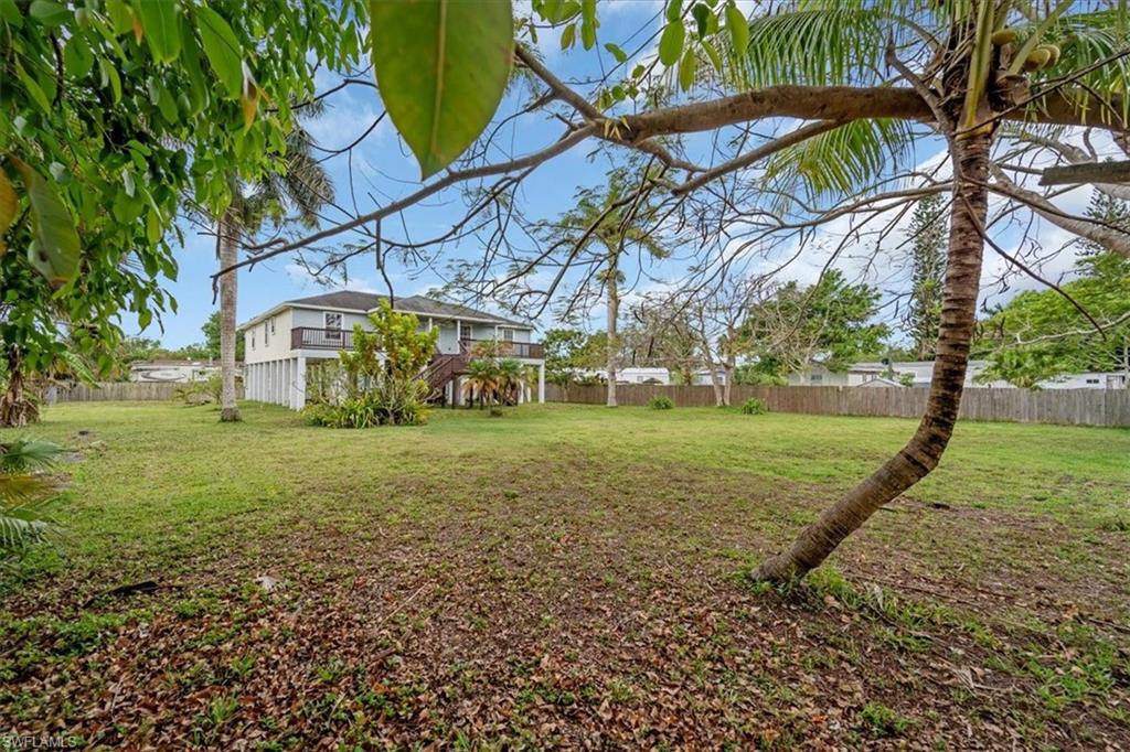939 Church Avenue Naples, FL 34114 - Photo 2 of 31 a view of a volley ball court