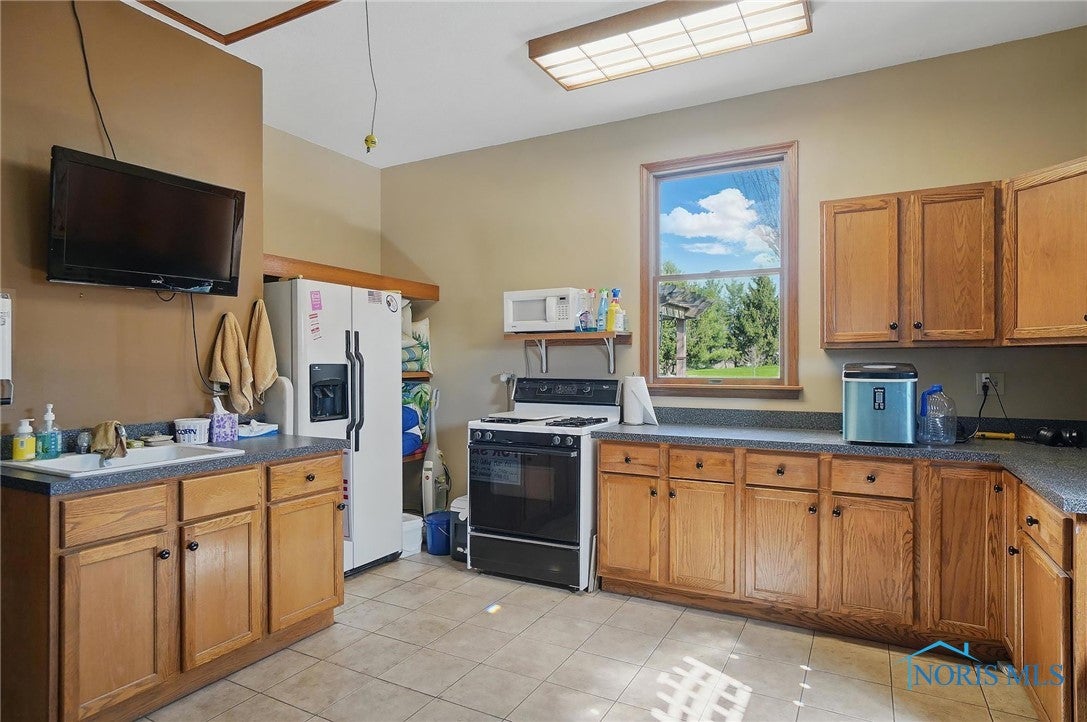 3484 Alexander Road Pemberville, OH 43450 - Photo 41 of 50 Gallery Image 41