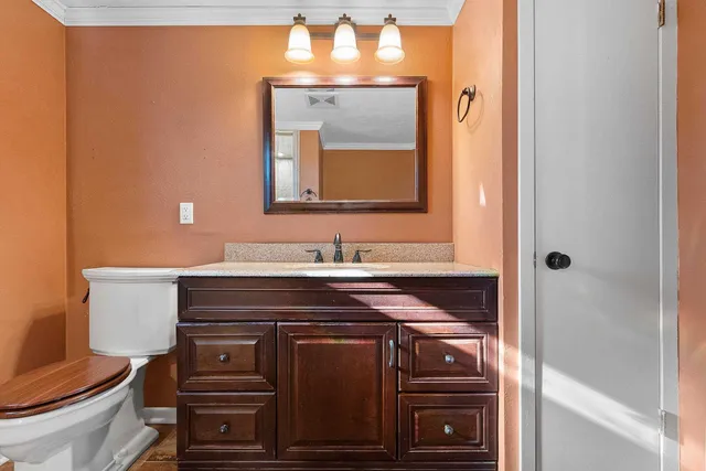 $299,900 | 424 North St Bernard Drive, De Pere, WI 54115