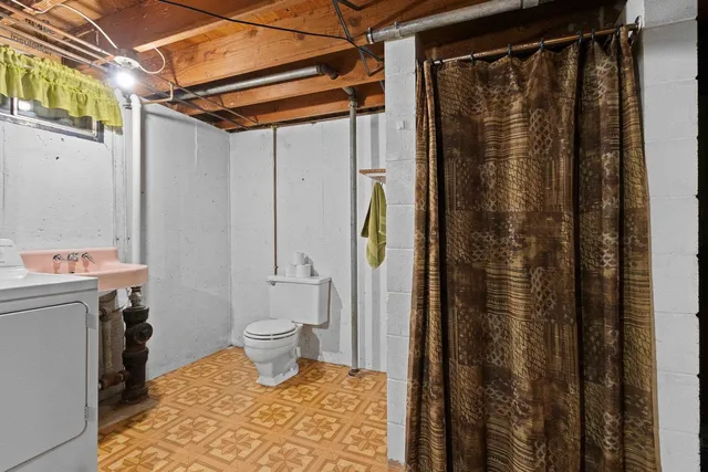 $299,900 | 424 North St Bernard Drive, De Pere, WI 54115