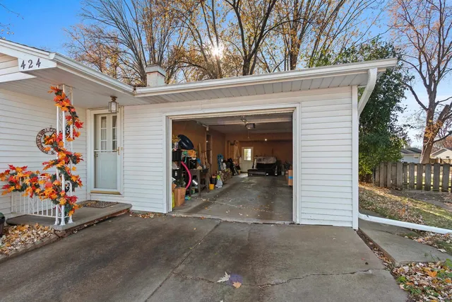 $299,900 | 424 North St Bernard Drive, De Pere, WI 54115