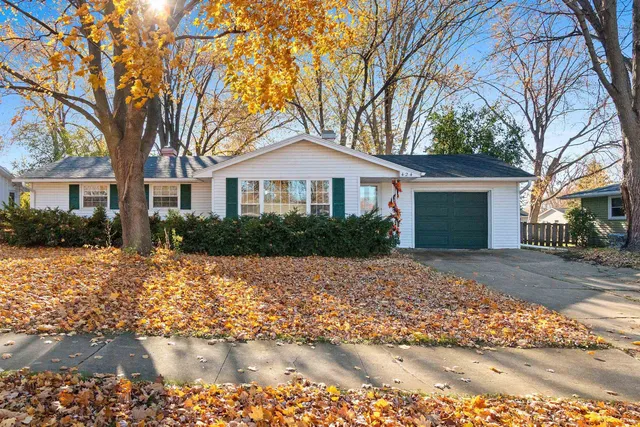 $299,900 | 424 North St Bernard Drive, De Pere, WI 54115