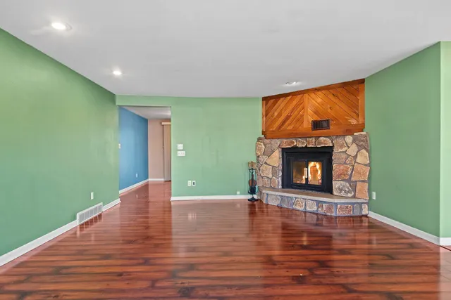 $299,900 | 424 North St Bernard Drive, De Pere, WI 54115