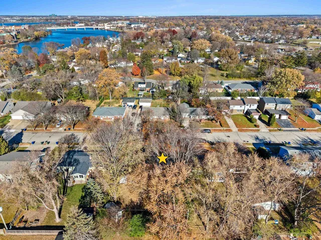 $299,900 | 424 North St Bernard Drive, De Pere, WI 54115