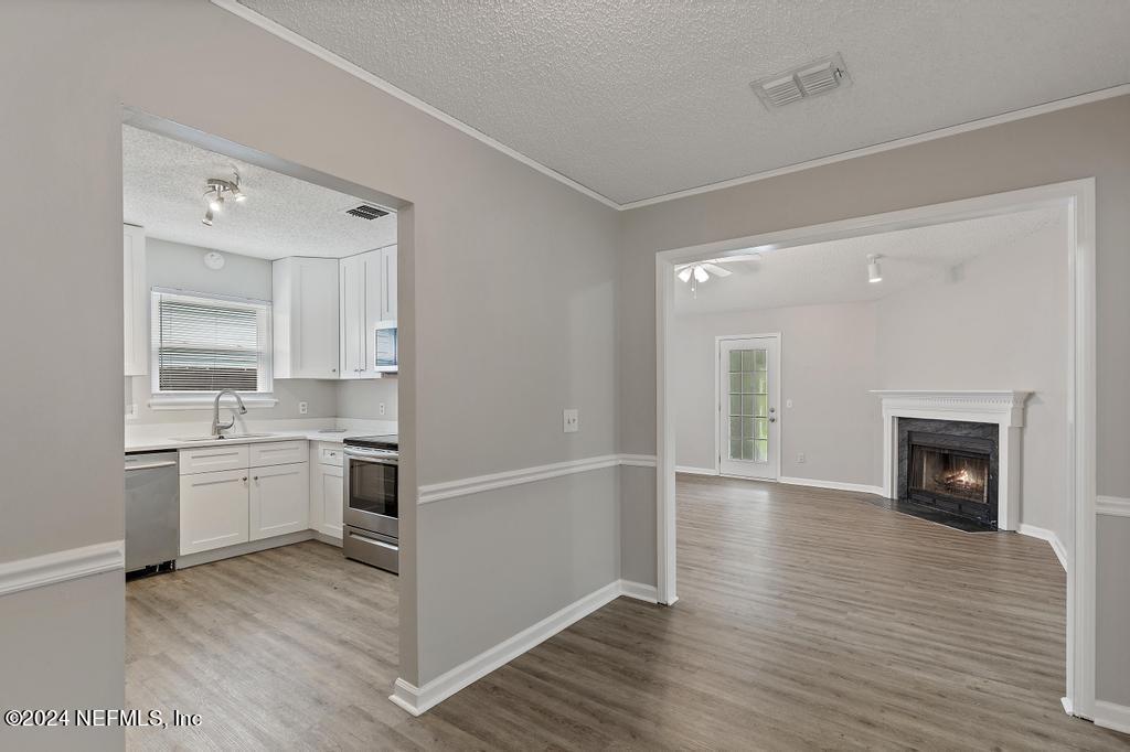 10816 Rutherford Court Jacksonville, FL 32257 - Photo 5 of 23 10816 Rutherford Ct-9