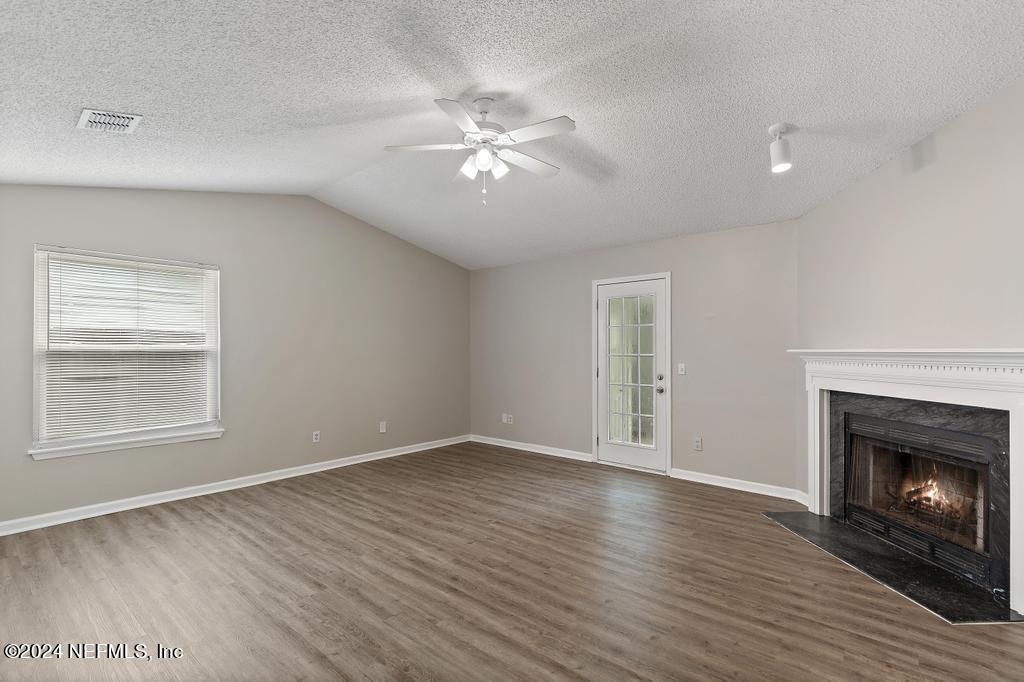 10816 Rutherford Court Jacksonville, FL 32257 - Photo 8 of 23 10816 Rutherford Ct-15