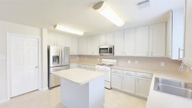 $290,000 | 21338 Bella Mountain Drive, Spring, TX 77379