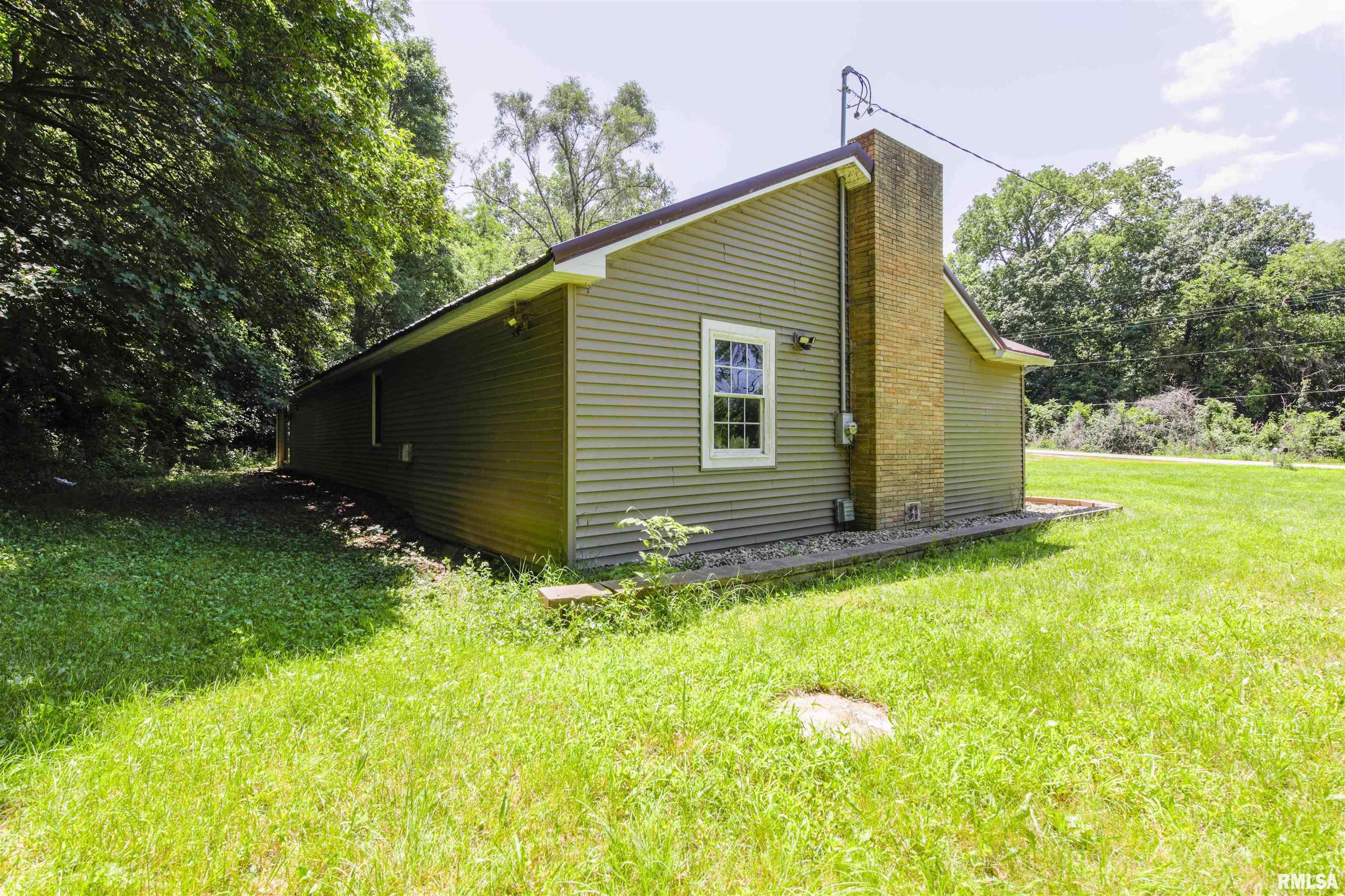 1562 Spring Bay Road East Peoria, IL 61611 - Photo 42 of 52