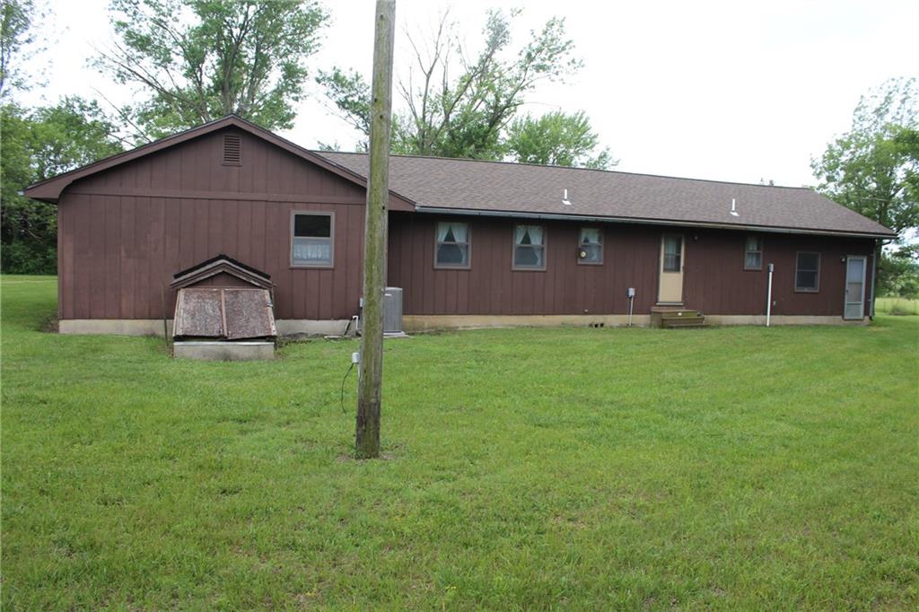 1470 Texas Road Iola, KS 66749 - Photo 4 of 22