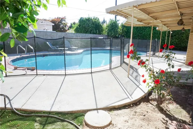 a view of outdoor space