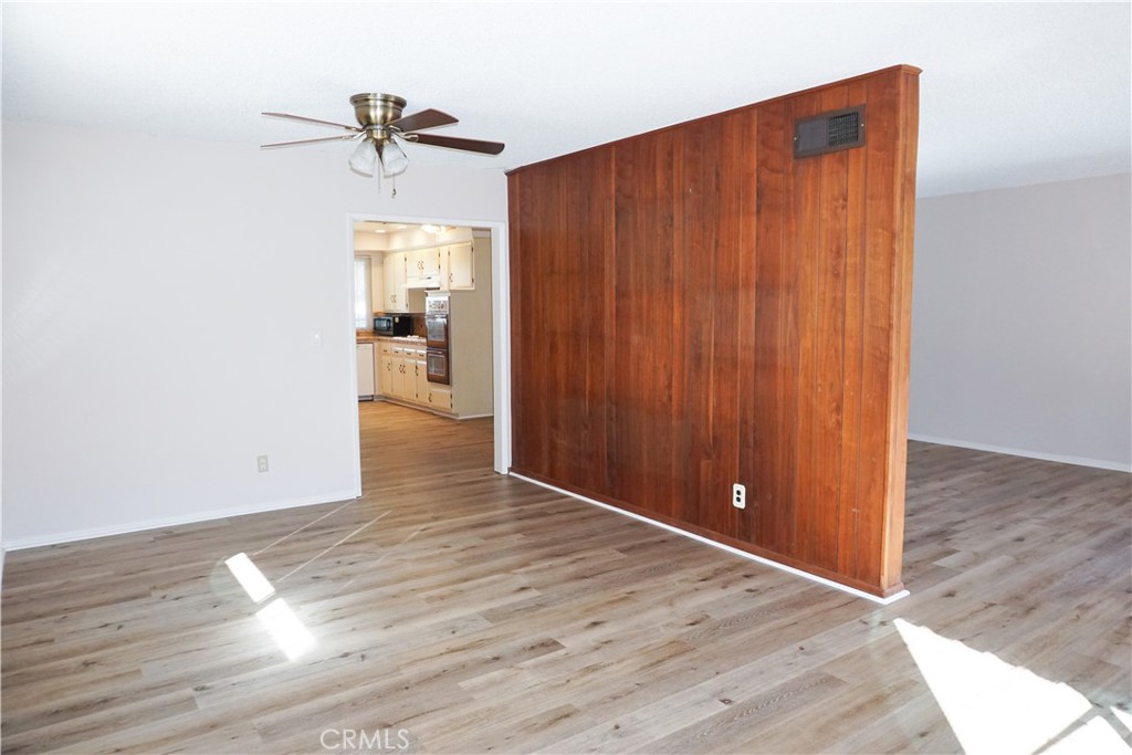 18724 Community Street Northridge, CA 91324 - Photo 7 of 31