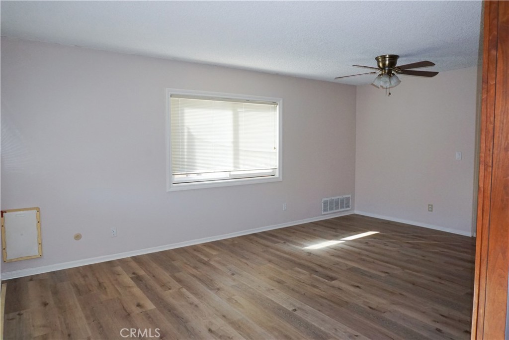 18724 Community Street Northridge, CA 91324 - Photo 10 of 31