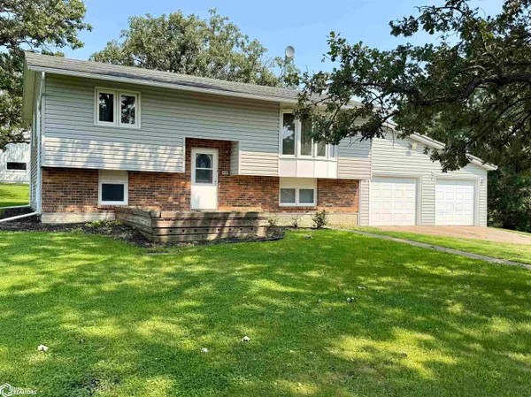 $350,000 | 48786 260th Avenue, Chariton, IA 50049