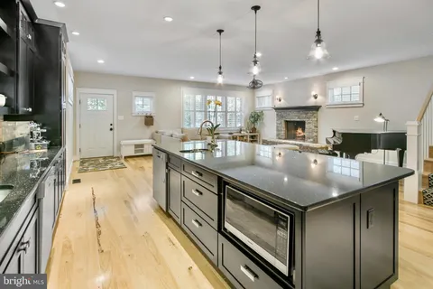 $1,950,000 | 1005-A Lincoln Avenue, Falls Church, VA 22046