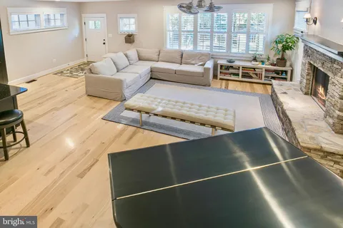 $1,950,000 | 1005-A Lincoln Avenue, Falls Church, VA 22046