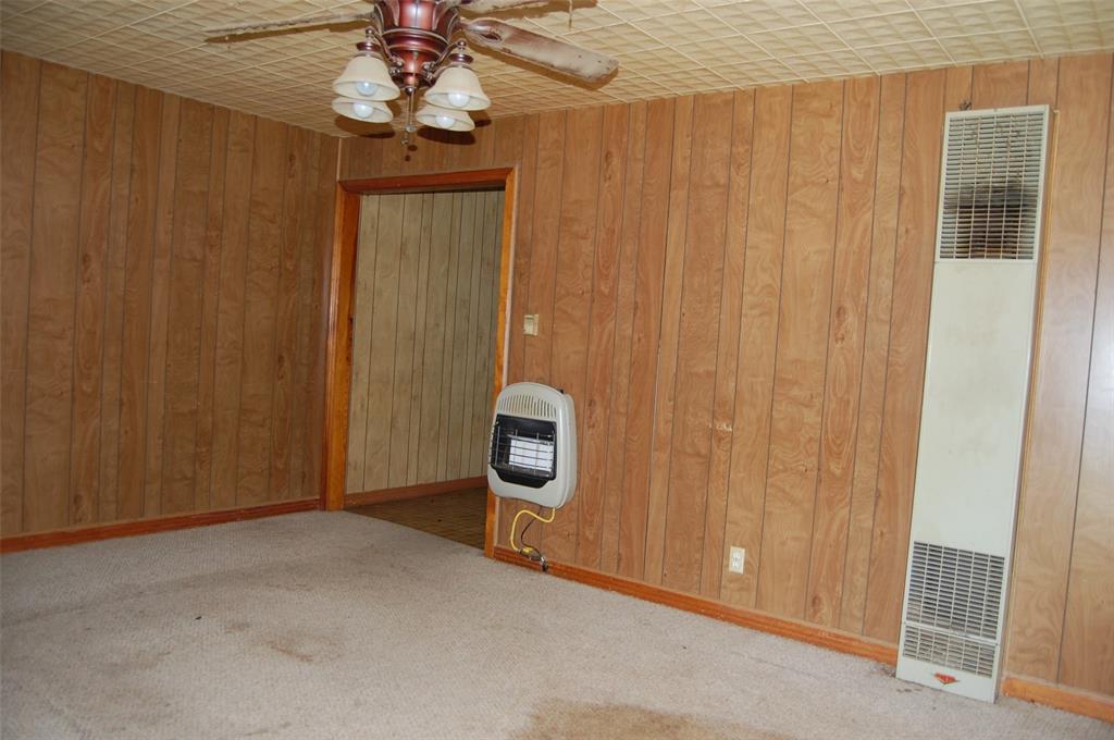 141 Ragland Street Graham, TX 76450 - Photo 5 of 17