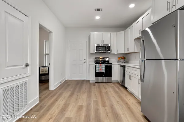 $1,200 | 8701 Old Spanish Trail, Unit 102, Ocean Springs, MS 39564