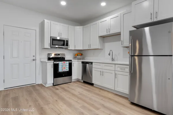 $1,200 | 8701 Old Spanish Trail, Unit 102, Ocean Springs, MS 39564