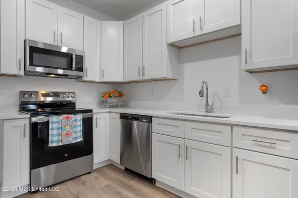 $1,200 | 8701 Old Spanish Trail, Unit 102, Ocean Springs, MS 39564