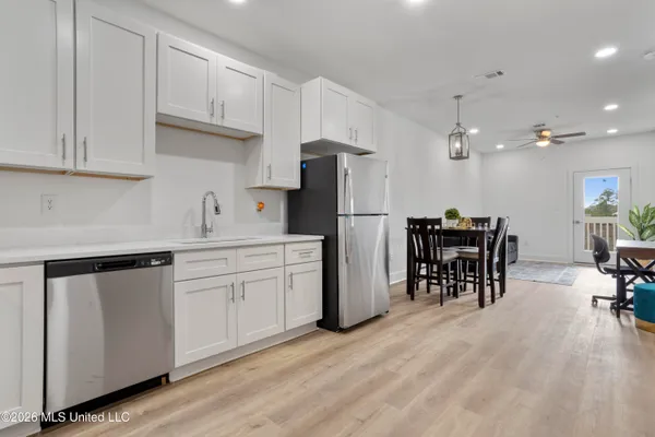 $1,200 | 8701 Old Spanish Trail, Unit 102, Ocean Springs, MS 39564