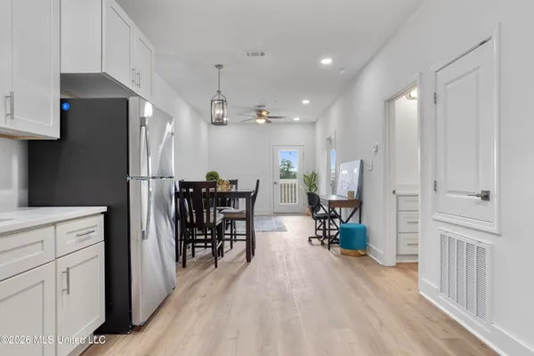 $1,200 | 8701 Old Spanish Trail, Unit 102, Ocean Springs, MS 39564