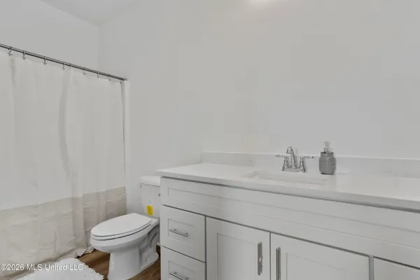 $1,200 | 8701 Old Spanish Trail, Unit 102, Ocean Springs, MS 39564