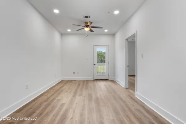 $1,200 | 8701 Old Spanish Trail, Unit 102, Ocean Springs, MS 39564