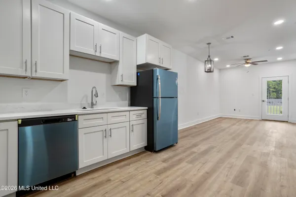 $1,200 | 8701 Old Spanish Trail, Unit 102, Ocean Springs, MS 39564