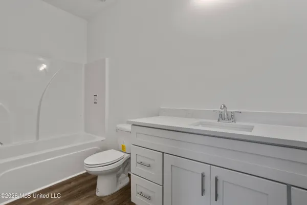 $1,200 | 8701 Old Spanish Trail, Unit 102, Ocean Springs, MS 39564