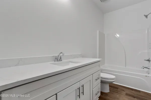 $1,200 | 8701 Old Spanish Trail, Unit 102, Ocean Springs, MS 39564