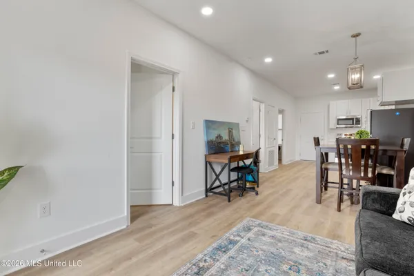 $1,200 | 8701 Old Spanish Trail, Unit 102, Ocean Springs, MS 39564