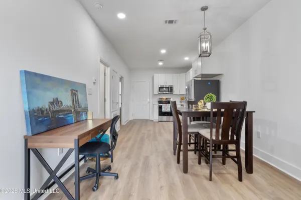 $1,200 | 8701 Old Spanish Trail, Unit 102, Ocean Springs, MS 39564