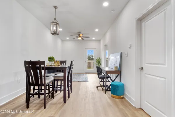 $1,200 | 8701 Old Spanish Trail, Unit 102, Ocean Springs, MS 39564