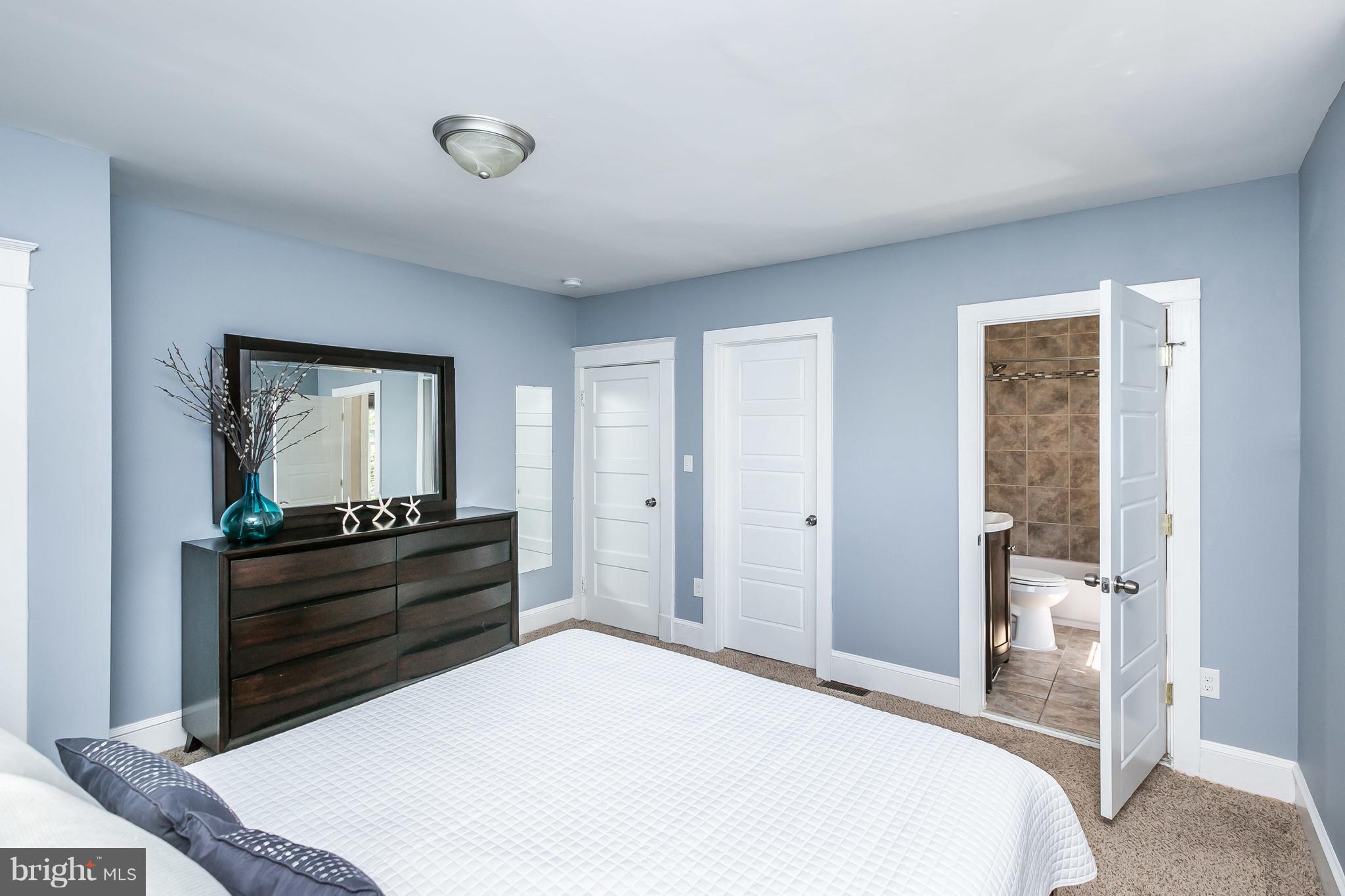 11 Ridge Road Baltimore, MD 21228 - Photo 14 of 30 Spacious Master Bedroom