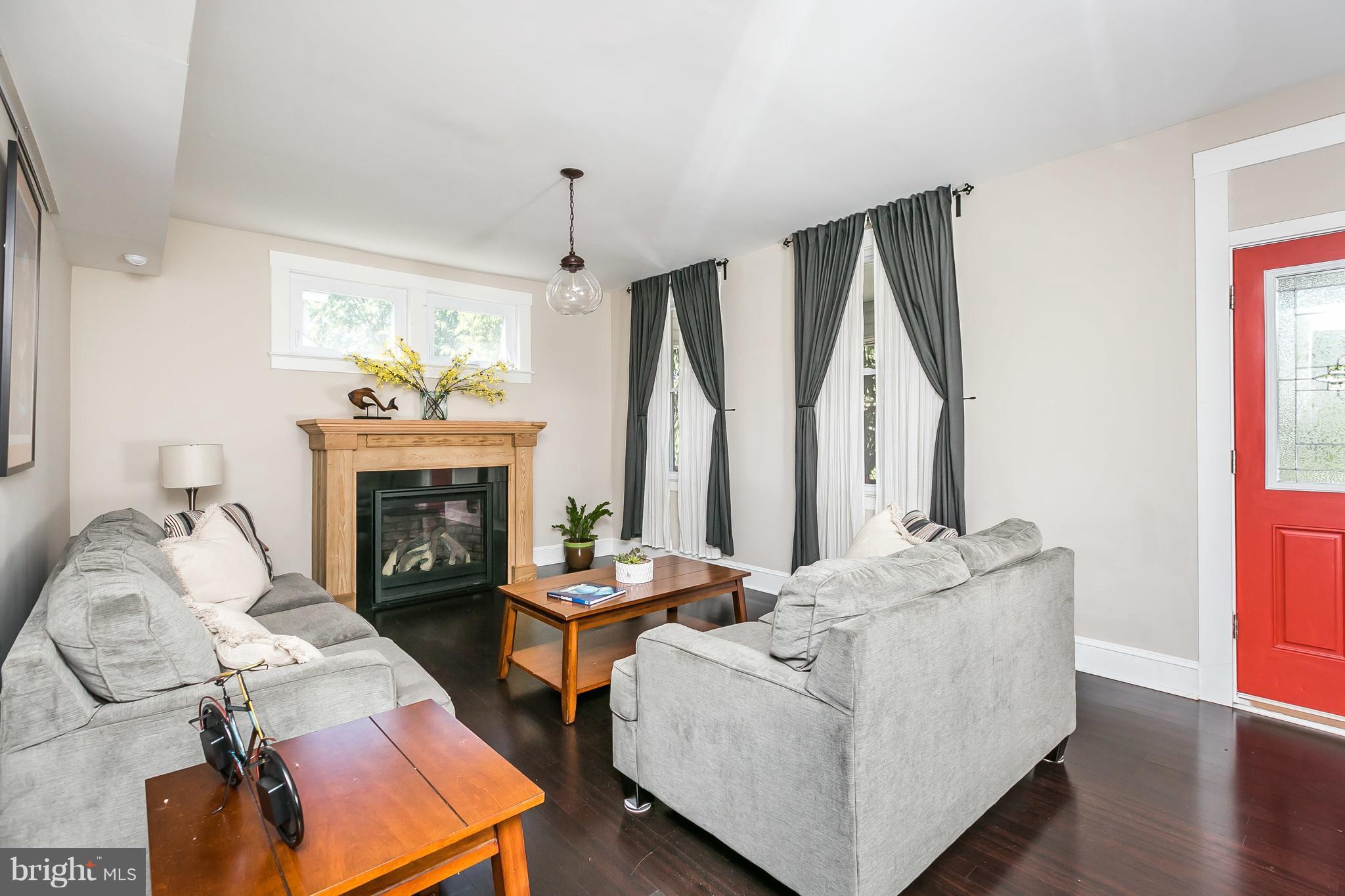 11 Ridge Road Baltimore, MD 21228 - Photo 3 of 30 Gas FP w/19th century New Orleans wood surround
