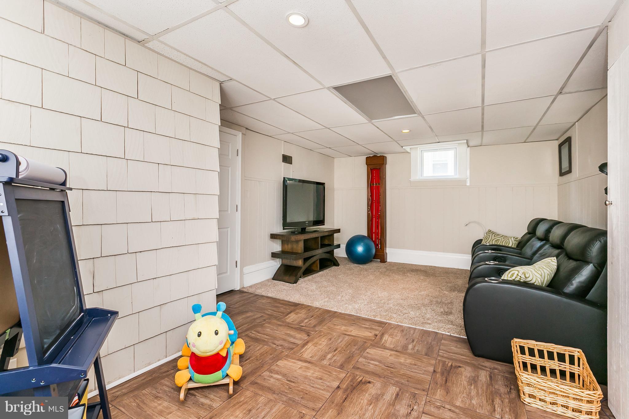 11 Ridge Road Baltimore, MD 21228 - Photo 23 of 30 Lower Level Family Room great space