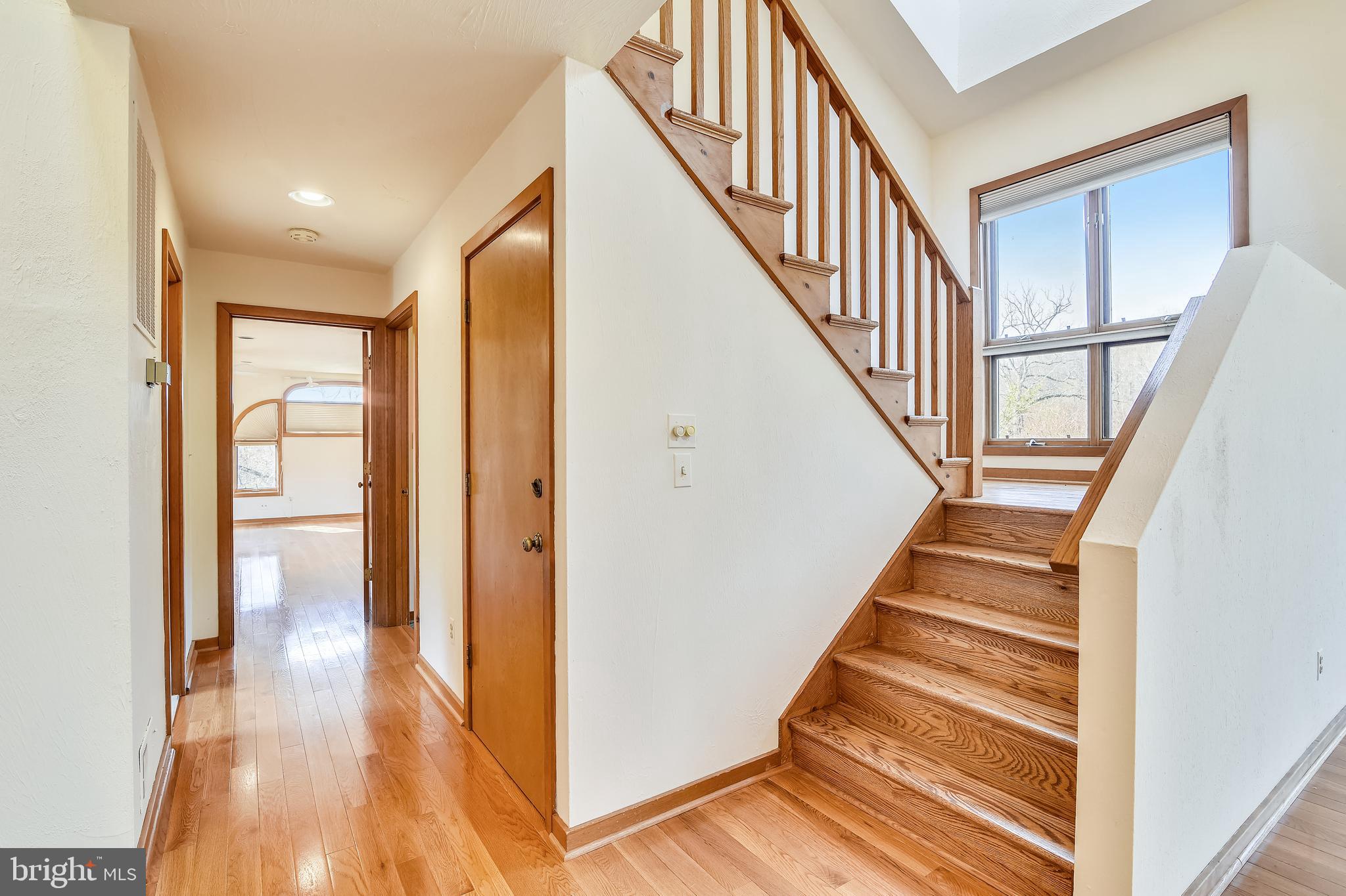 41635 Stumptown Road Leesburg, VA 20176 - Photo 34 of 60 Hardwood stairs (&door to lower level)