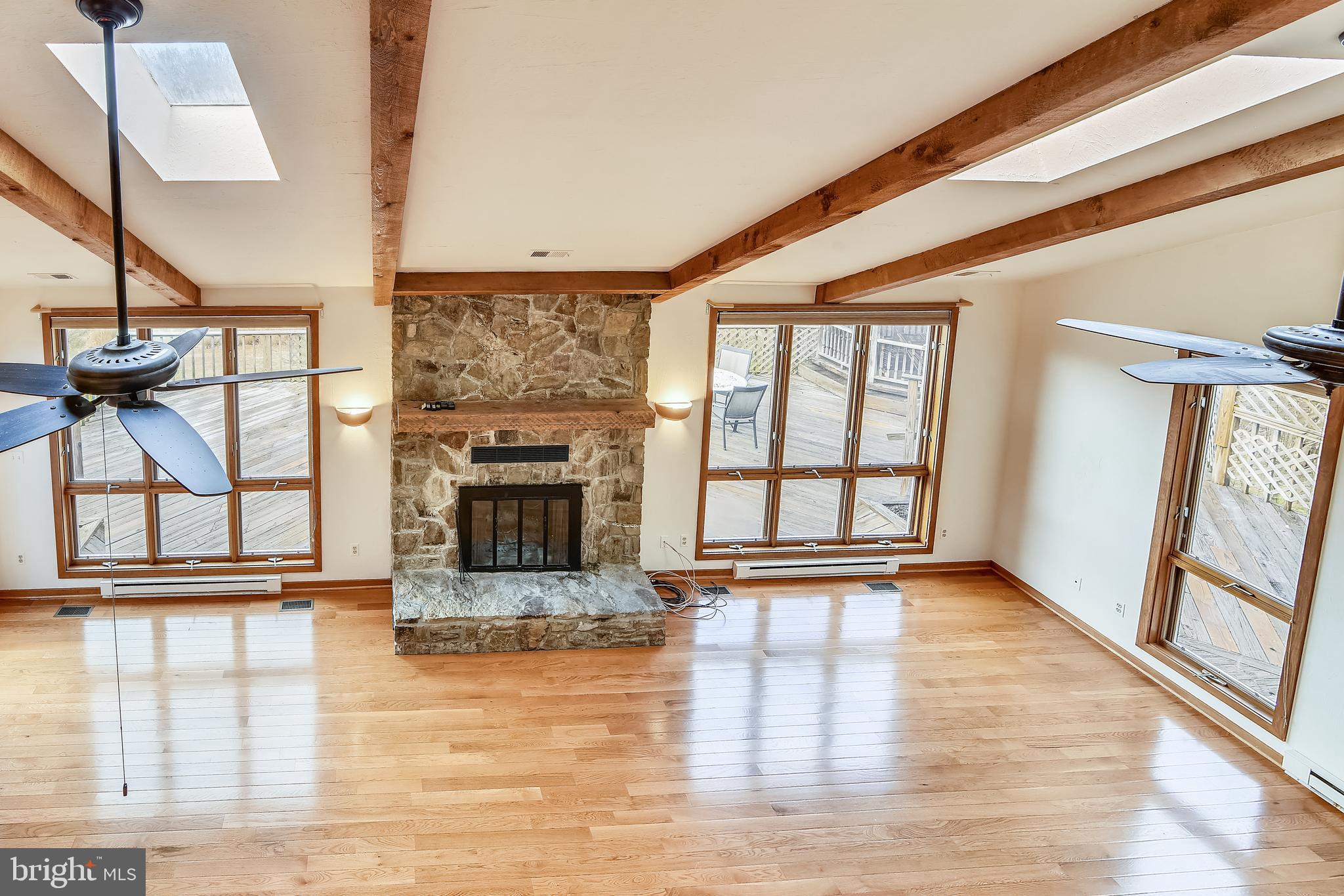 41635 Stumptown Road Leesburg, VA 20176 - Photo 37 of 60 Great room flooded with natural light